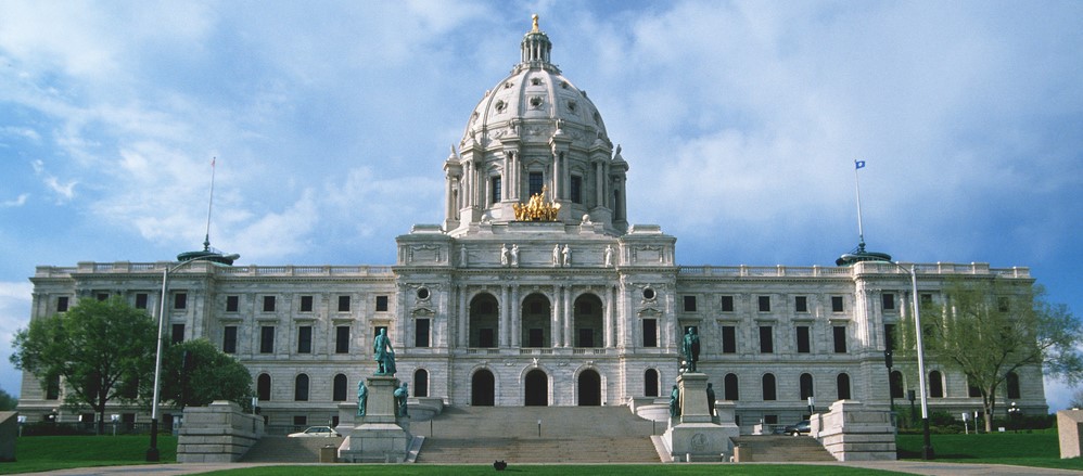 Front view of the Minnesota state capitol building with the dome in the center