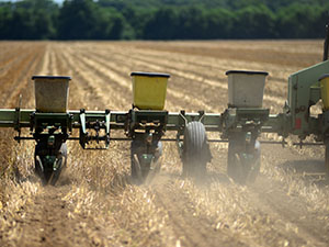 No till drilling soybeans. Photo courtesy of USDA Natural Resources Conservation Service.