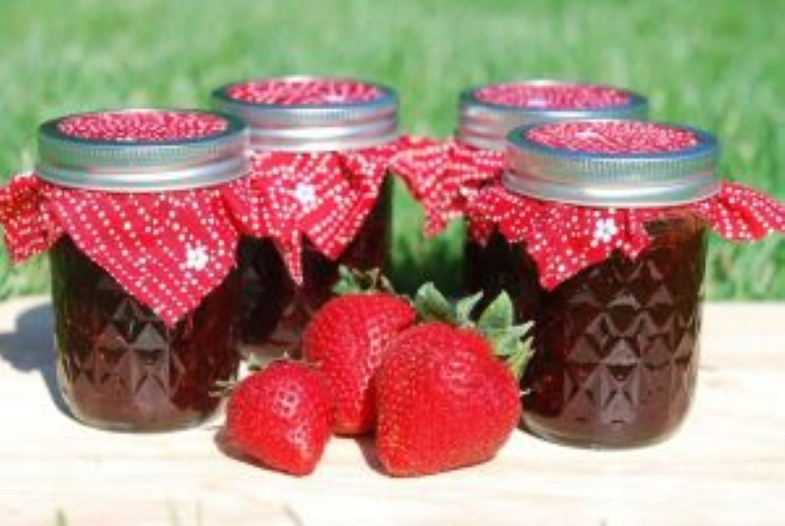 small jars of homeade strawberry jam